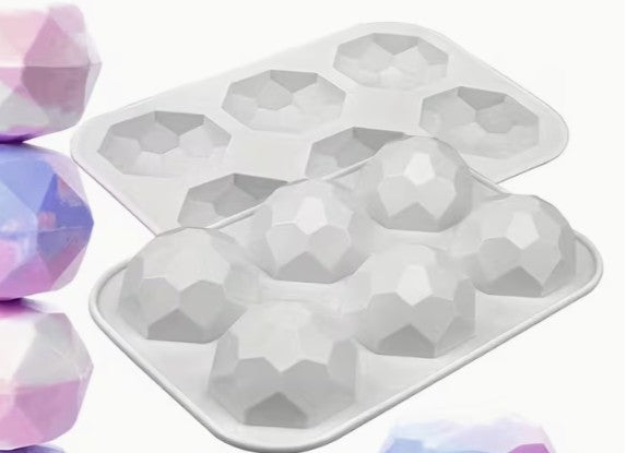 Geometric dome mould